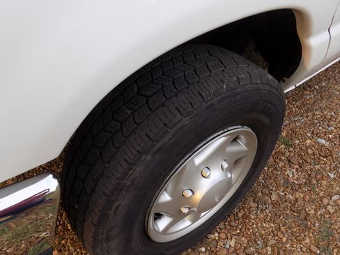 Used 2012 Ford E-250 and Econoline 250 Extended w/ Commercial Cargo Van Pkg image 17