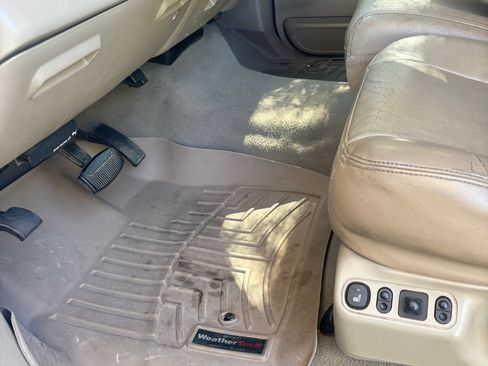 Used 2006 Ford F250 Lariat image 19