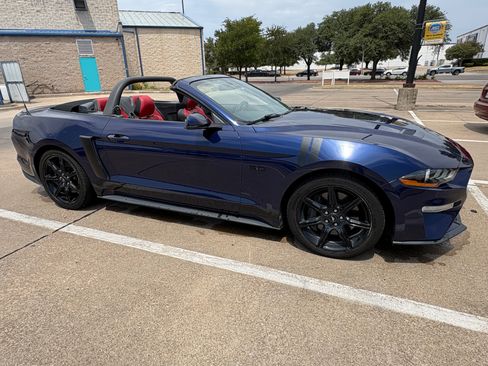 Used 2018 Ford Mustang GT Premium w/ Equipment Group 401A RWD image 2