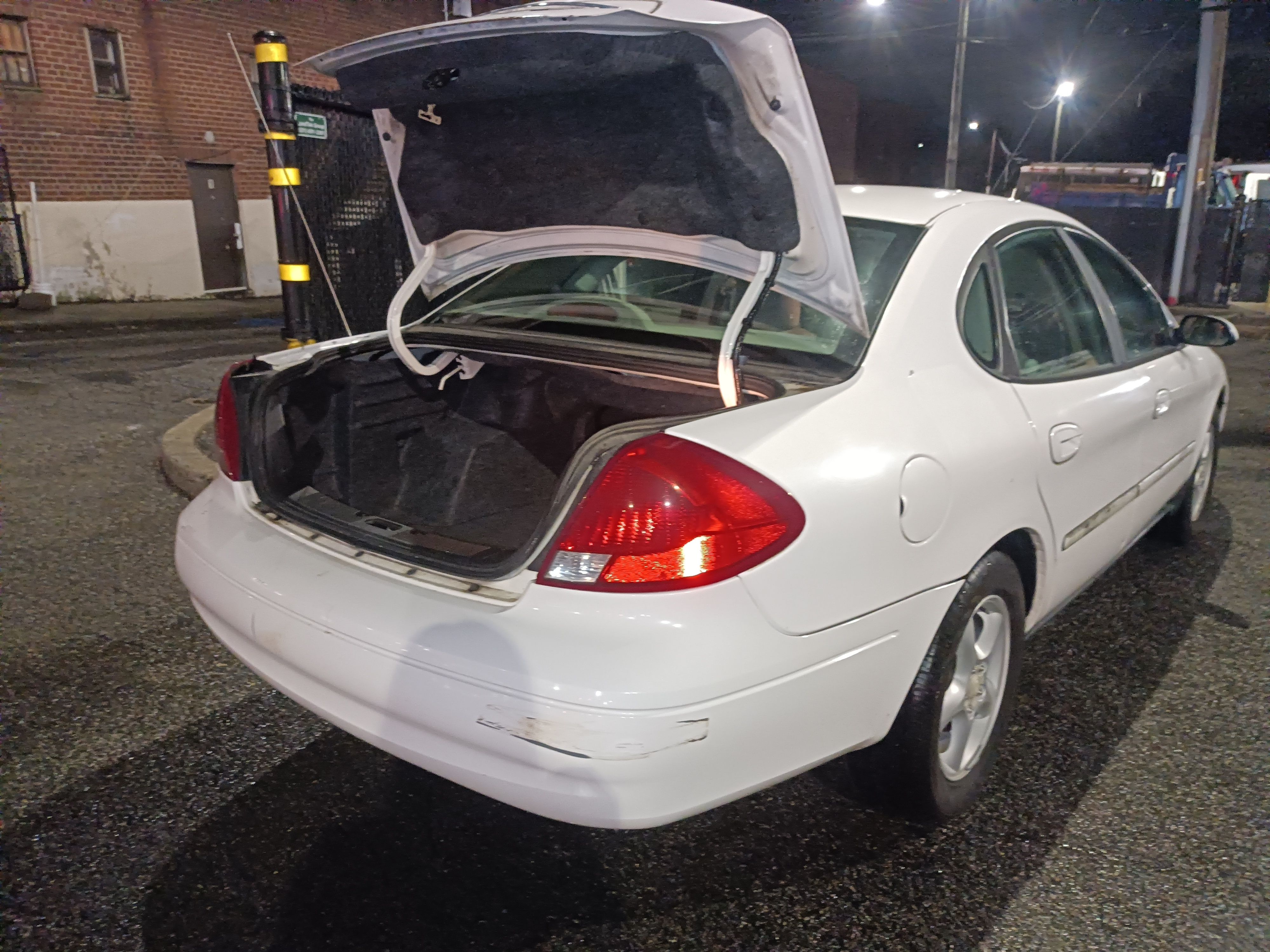 Used 2000 Ford Taurus SES FWD image 12