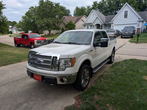 Used 2010 Ford F150 Lariat image 1