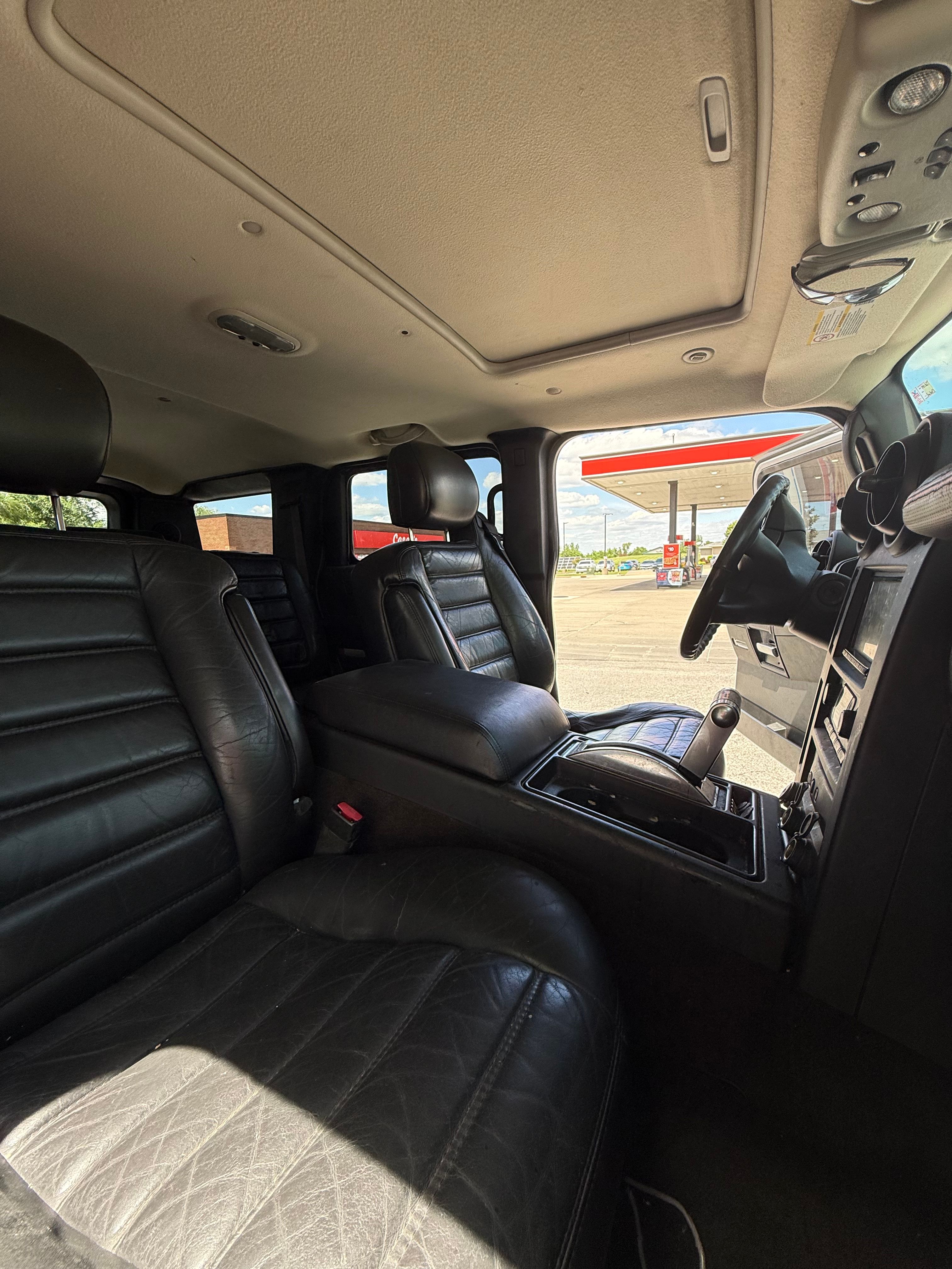 Used 2005 HUMMER H2 w/ Preferred Equipment Group AWD/4WD image 9