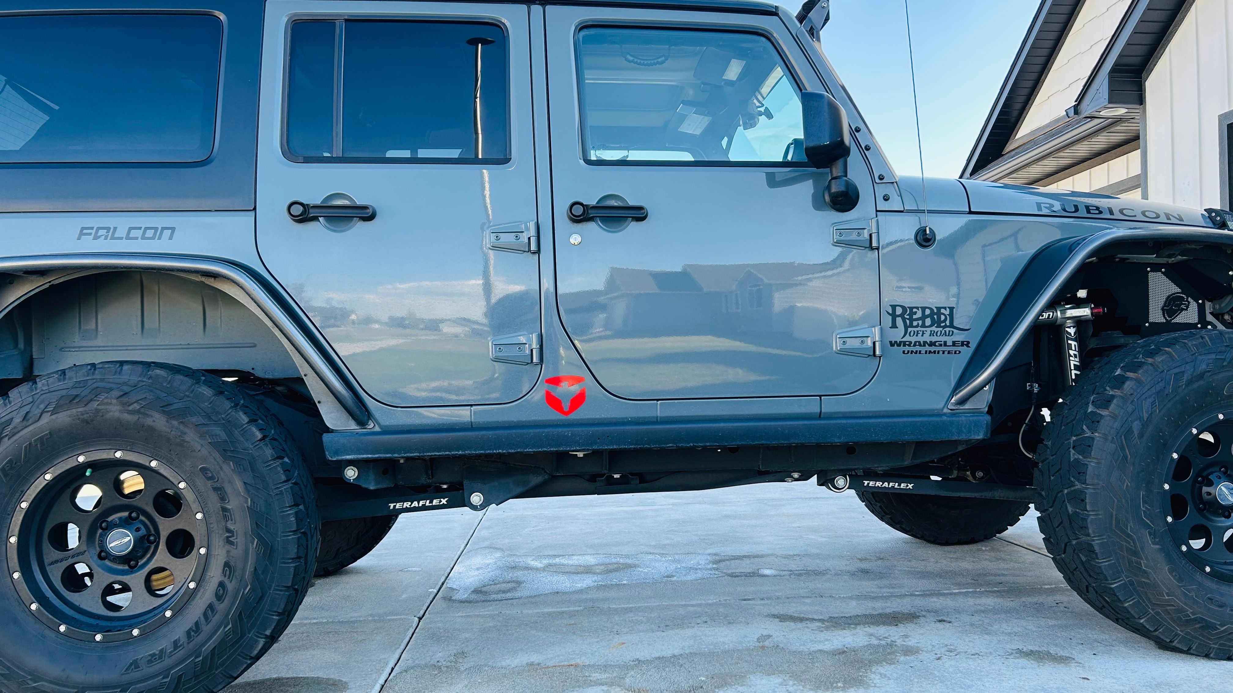 Used 2015 Jeep Wrangler Unlimited Rubicon w/ Connectivity Group AWD/4WD image 4