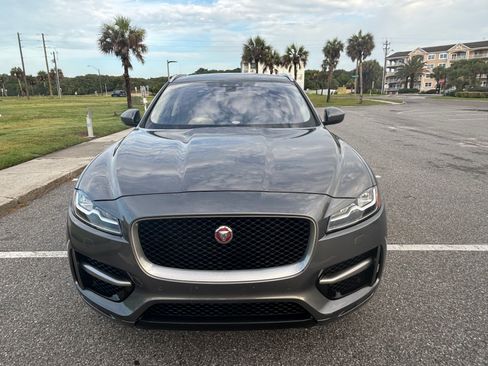 Used 2018 Jaguar F-PACE R-Sport AWD/4WD image 5