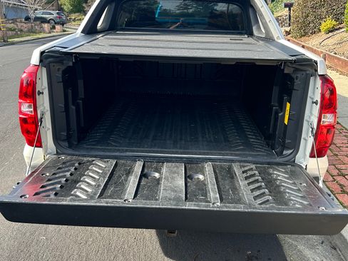 Used 2008 Chevrolet Avalanche LTZ w/ LTZ Preferred Equipment Group image 8