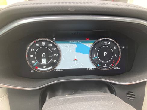 Used 2021 Jaguar XF SE image 6