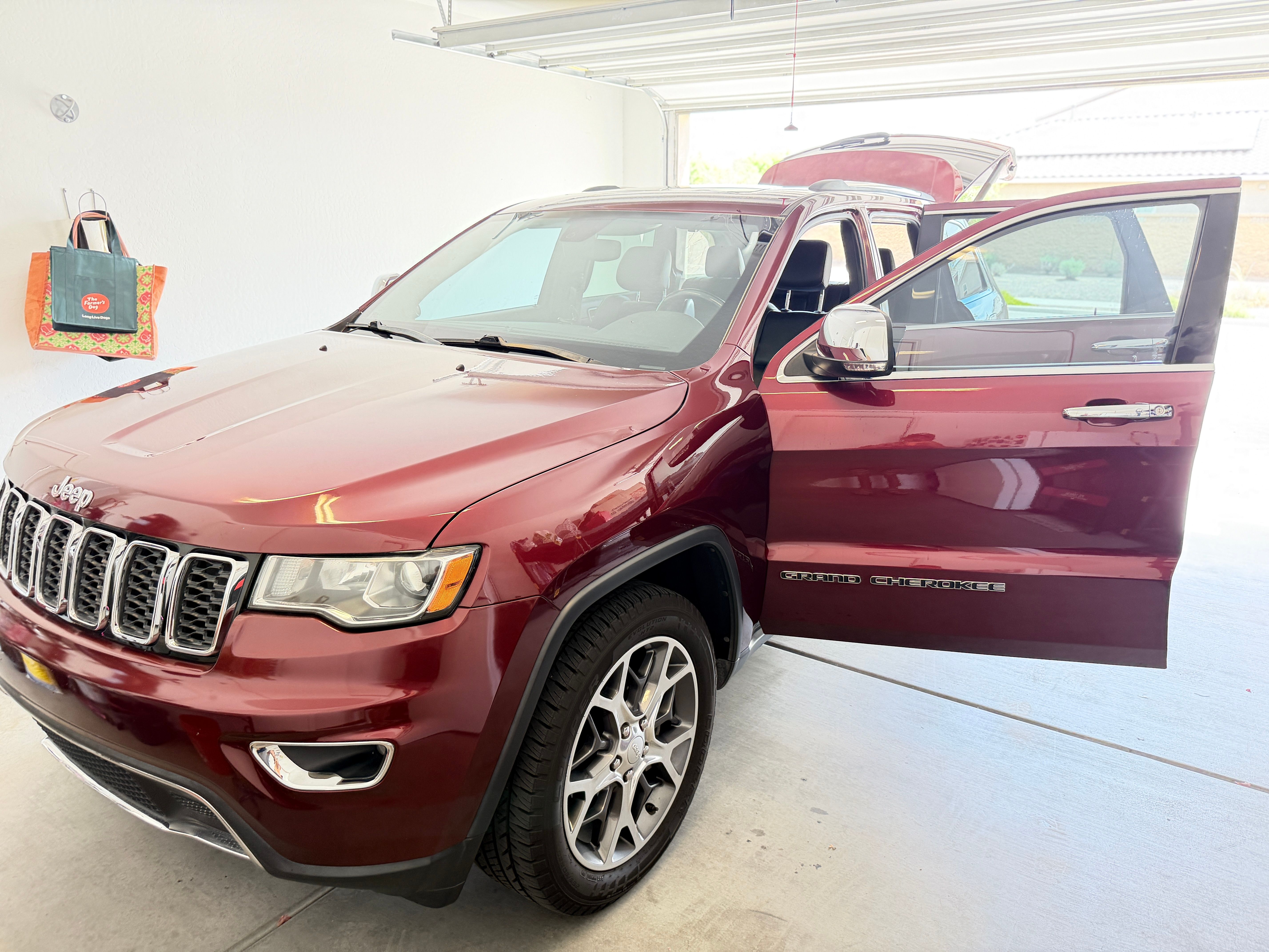 Used 2020 Jeep Grand Cherokee Limited w/ Luxury Group II RWD image 2