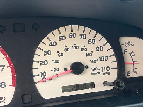 Used 2004 Toyota Tacoma PreRunner image 4