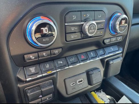 Used 2020 GMC Sierra 2500 Denali w/ Denali Ultimate Package image 13