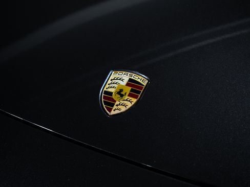 Used 2018 Porsche Panamera 4 image 9