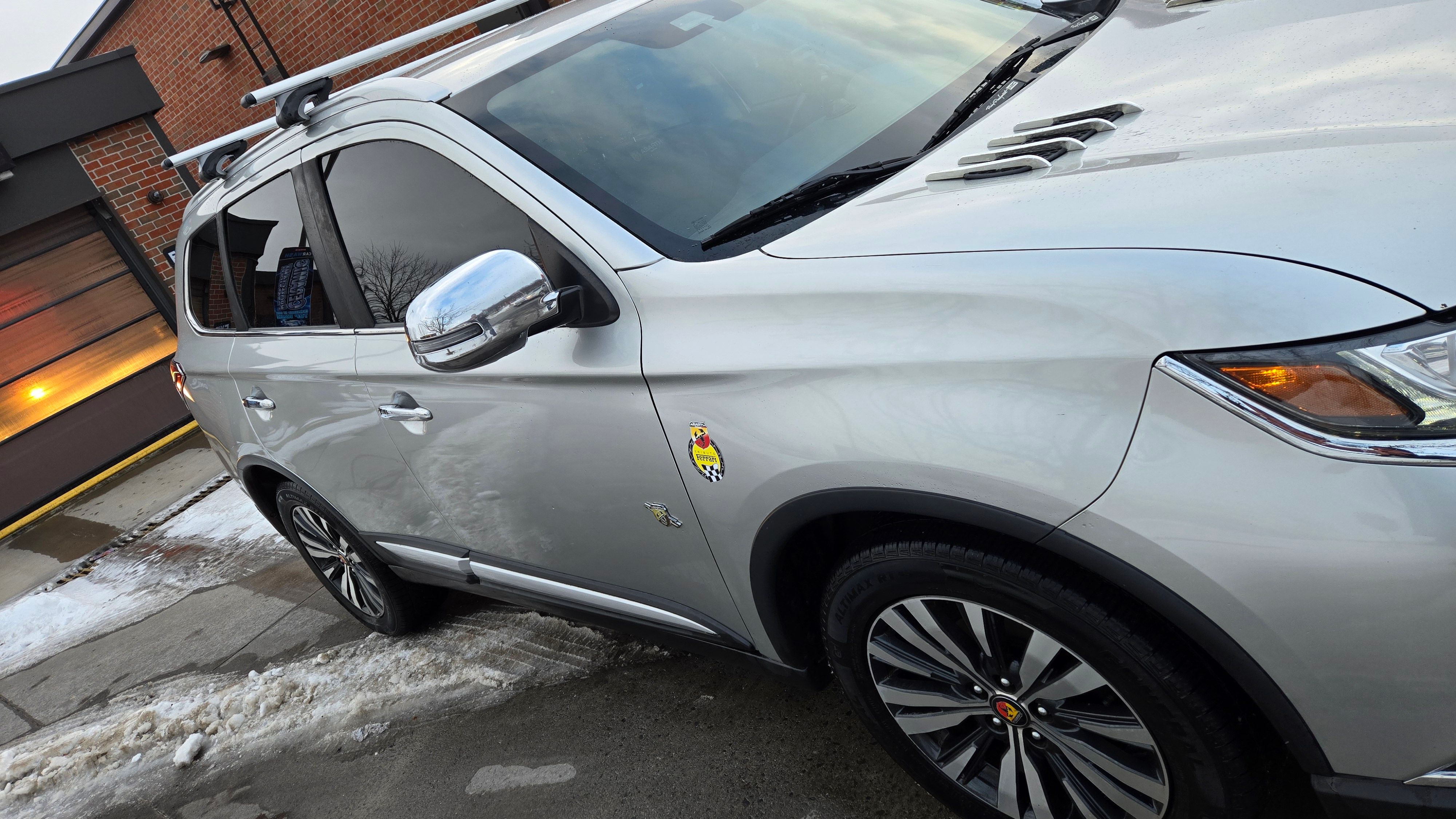 Used 2020 Mitsubishi Outlander SEL AWD/4WD image 4