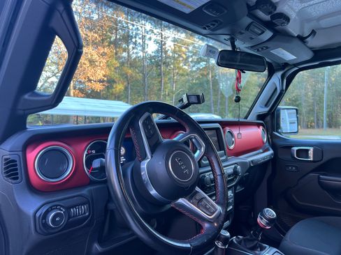 Used 2020 Jeep Wrangler Rubicon image 10