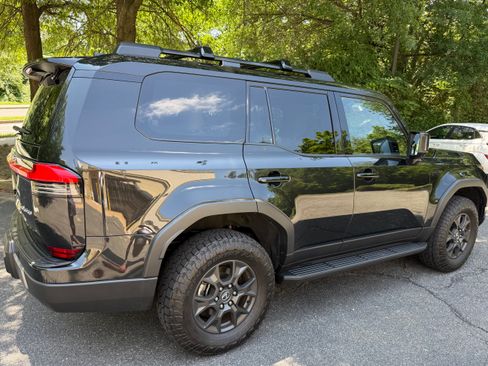 Used 2024 Lexus GX 550 AWD/4WD image 11