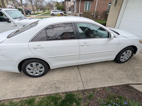 Used 2010 Toyota Camry image 8