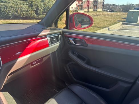 Used 2018 Porsche Macan GTS image 14