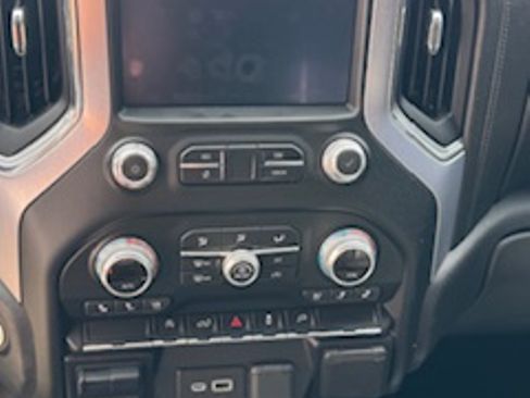 Used 2019 GMC Sierra 1500 SLT image 17