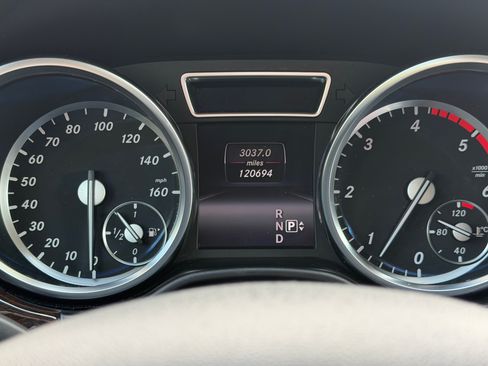 Used 2014 Mercedes-Benz ML 350 BlueTEC 4MATIC image 8