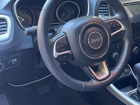 Used 2018 Jeep Compass Sport image 12