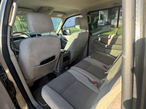 Used 2006 Ford Explorer XLT AWD/4WD image 15