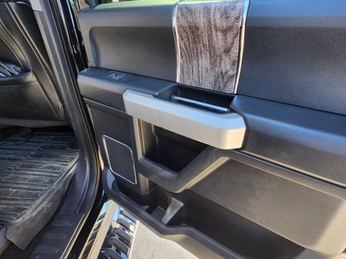 Used 2019 Ford F250 Lariat w/ Lariat Ultimate Package image 16