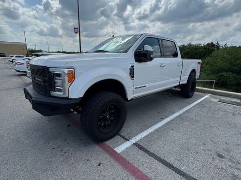 Used 2019 Ford F250 Lariat w/ Lariat Ultimate Package image 1