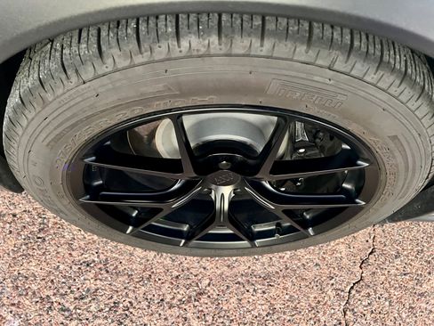 Used 2023 Tesla Model X image 10