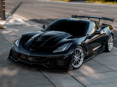 Used 2019 Chevrolet Corvette ZR1 RWD image 6
