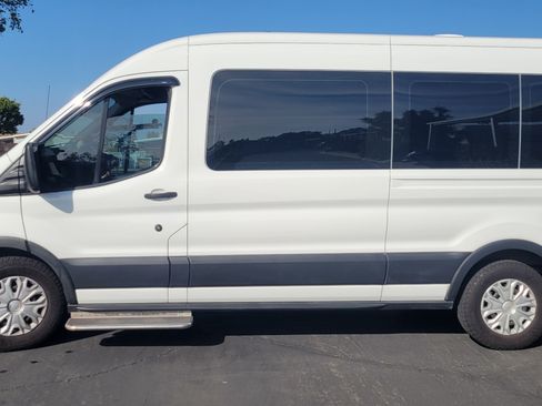 Used 2017 Ford Transit 350 XLT image 2