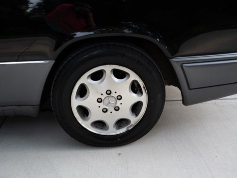 Used 1995 Mercedes-Benz E 320 Convertible image 8