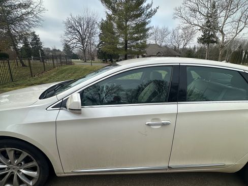 Used 2013 Cadillac XTS Luxury w/ Driver Awareness Package image 9