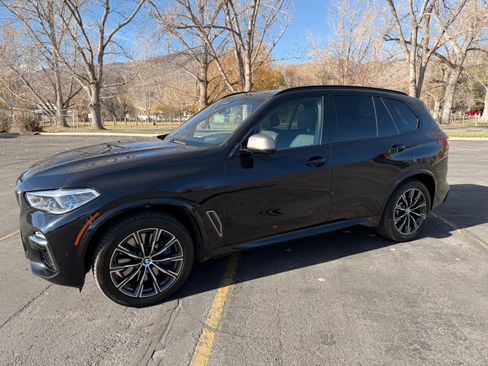 Used 2020 BMW X5 M50i image 1