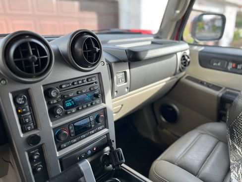 Used 2003 HUMMER H2 w/ Preferred Equipment Group image 10