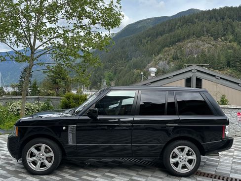 Used 2011 Land Rover Range Rover Supercharged AWD/4WD image 2