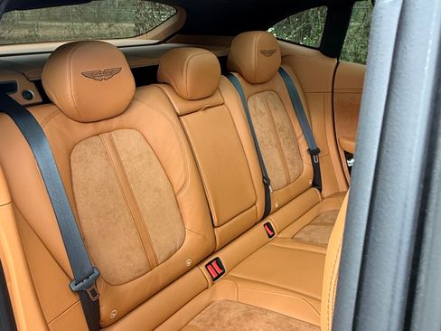 Used 2025 Aston Martin DBX 707 image 11