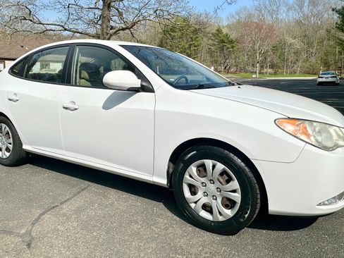 Used 2010 Hyundai Elantra GLS image 2