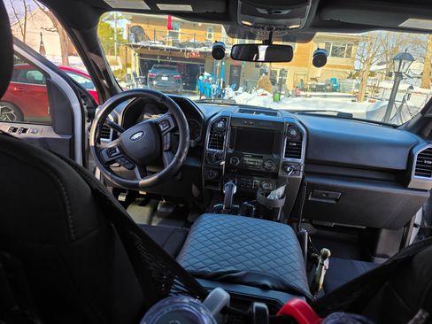 Used 2016 Ford F150 XLT w/ Equipment Group 302A Luxury image 12