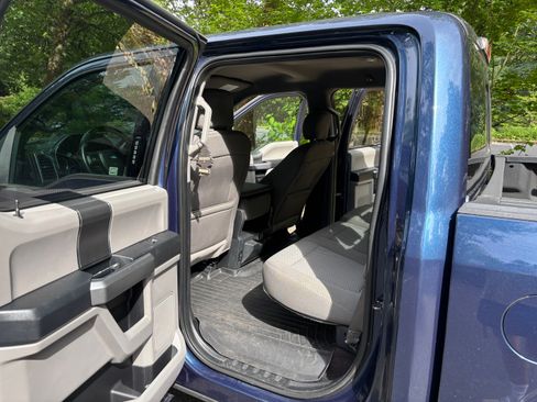Used 2018 Ford F150 XLT w/ Equipment Group 302A Luxury AWD/4WD image 13