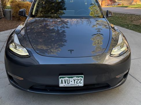 Used 2023 Tesla Model Y Long Range image 2