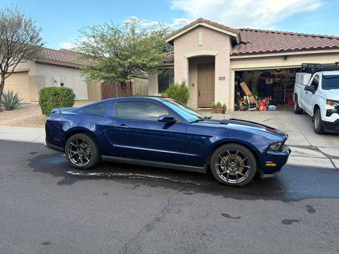 Used 2012 Ford Mustang GT RWD image 12
