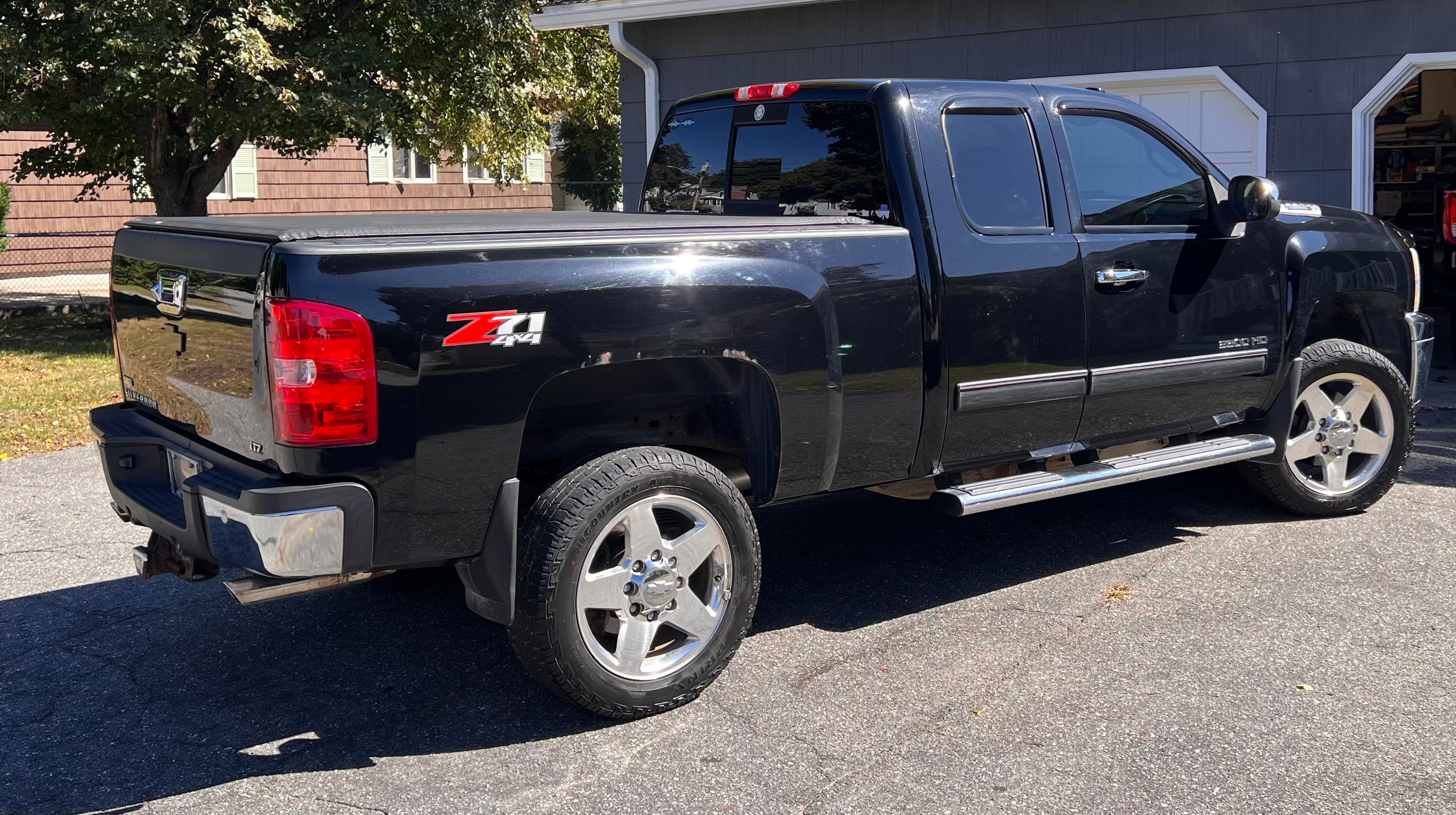 Used 2012 Chevrolet Silverado 2500 LTZ w/ LTZ Plus Package AWD/4WD image 2