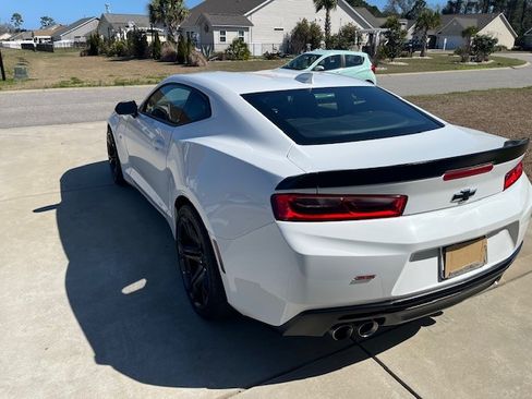 Used 2018 Chevrolet Camaro SS image 10