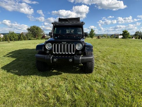 Used 2016 Jeep Wrangler Unlimited Sahara w/ Max Tow Package AWD/4WD image 6