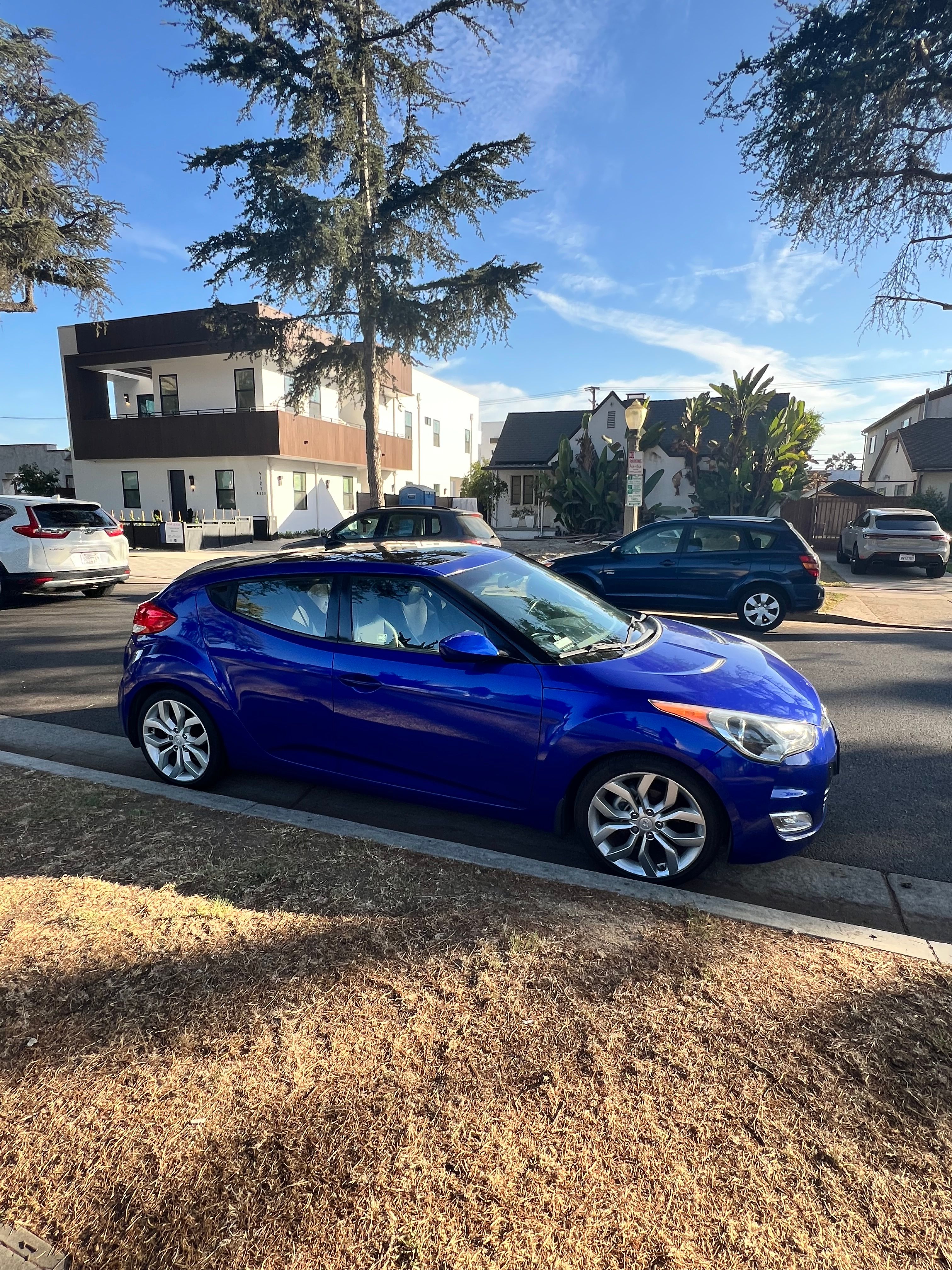 Used 2012 Hyundai Veloster w/ Style Pkg FWD image 5