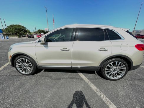 Used 2017 Lincoln MKX Reserve FWD image 4