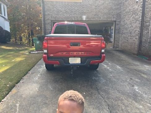 Used 2022 Toyota Tacoma SR image 8