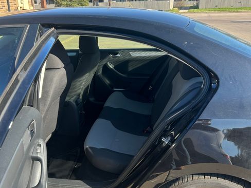 Used 2017 Volkswagen Jetta S image 8