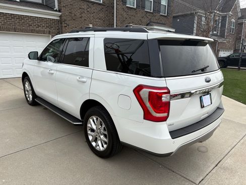 Used 2021 Ford Expedition XLT image 4