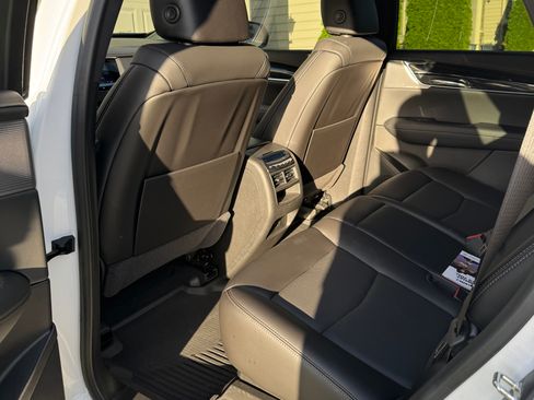 Used 2021 Cadillac XT5 Premium Luxury image 12