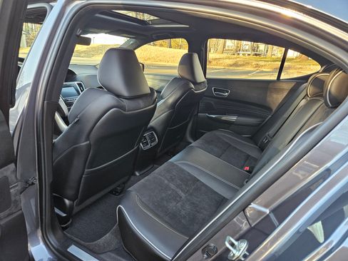 Used 2018 Acura TLX V6 w/ Technology & A-SPEC Pkg image 9