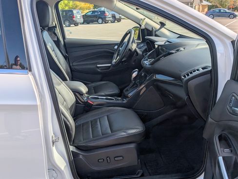 Used 2016 Ford Escape Titanium image 17